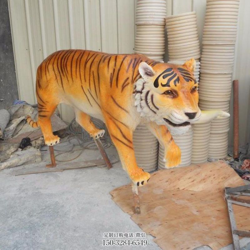 白钢老虎雕塑 门口动物雕塑订做 景观小品玻璃钢老虎雕塑供需