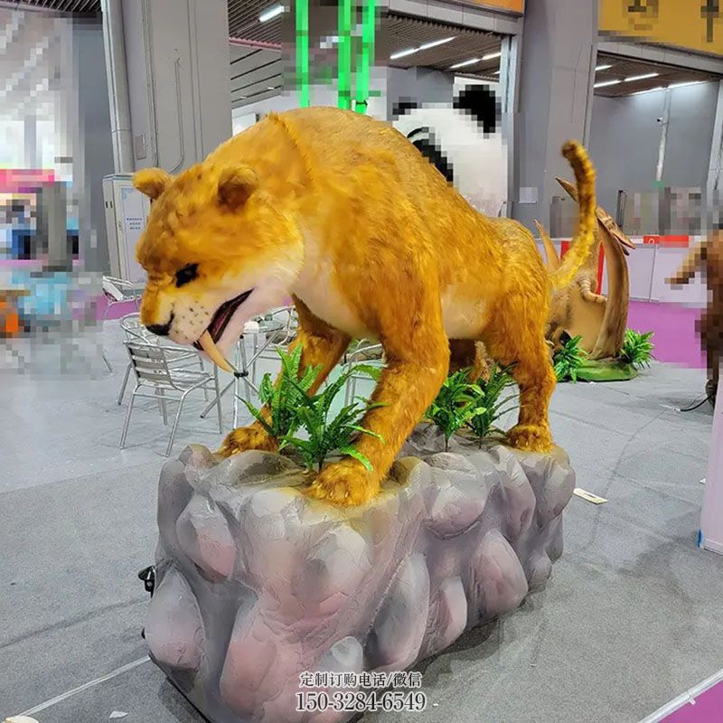 文化老虎雕塑 城市广场动物雕塑提供 园林景观小品玻璃钢老虎雕塑生产